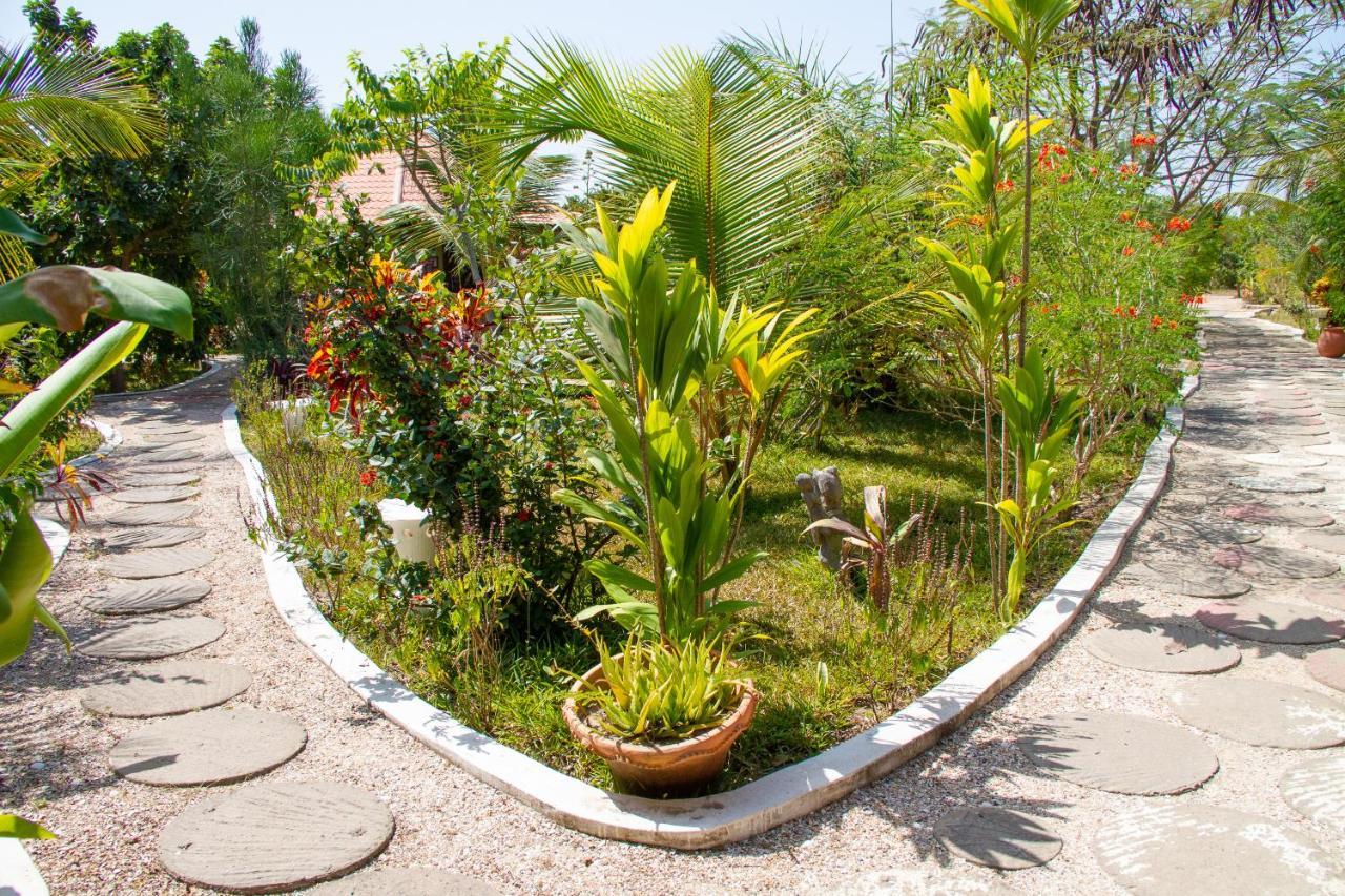 Mama Africa Art Residence & Art Center Gambia Tanji Exterior photo