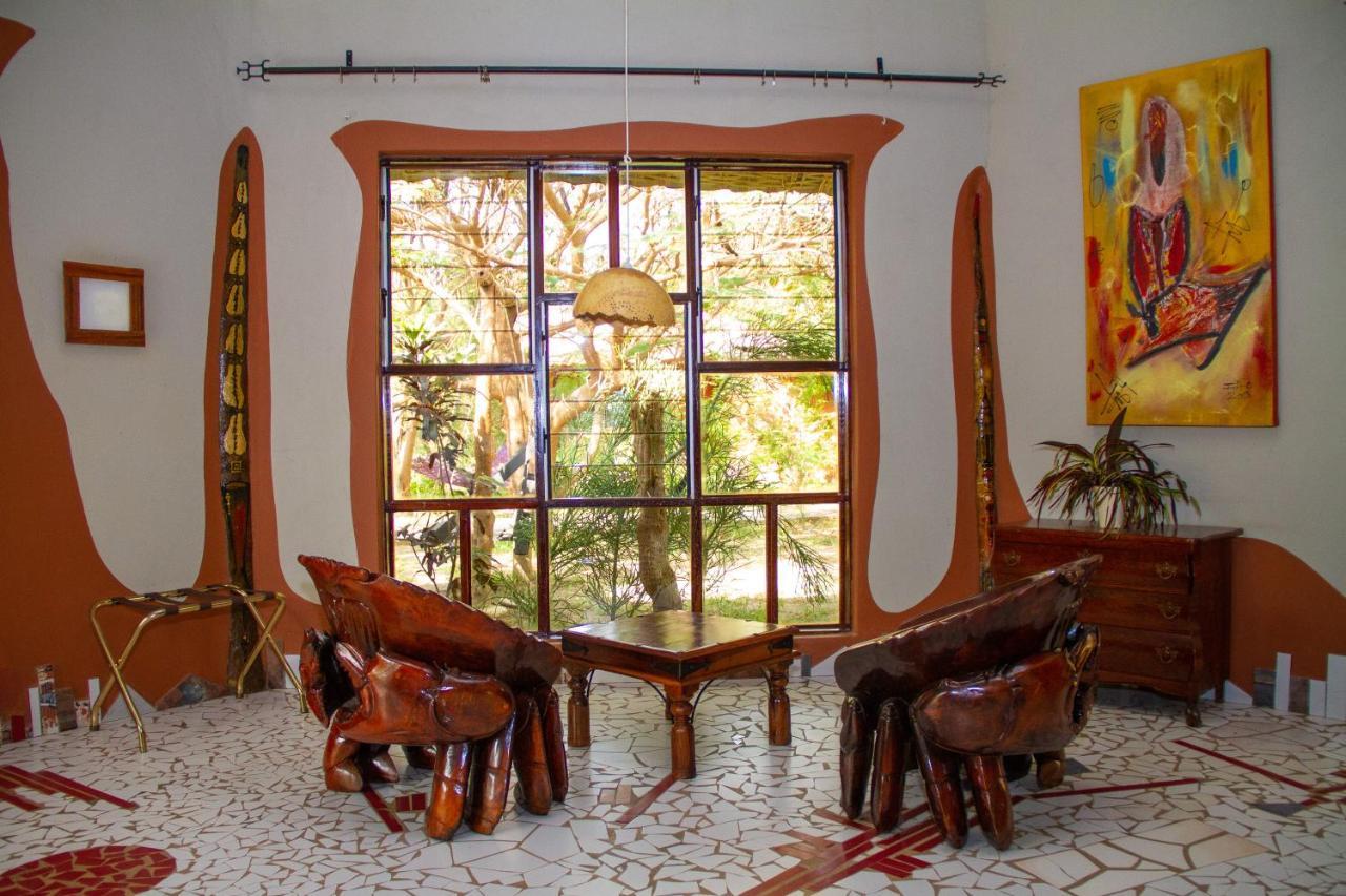 Mama Africa Art Residence & Art Center Gambia Tanji Exterior photo