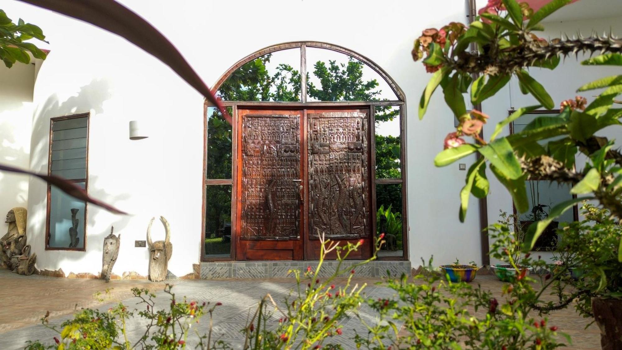 Mama Africa Art Residence & Art Center Gambia Tanji Exterior photo