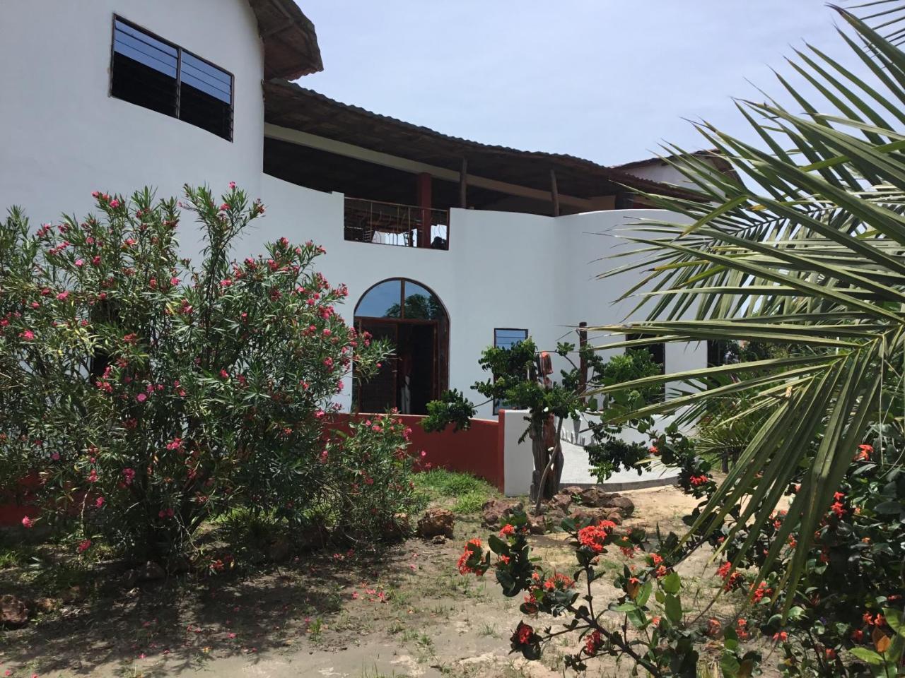 Mama Africa Art Residence & Art Center Gambia Tanji Exterior photo